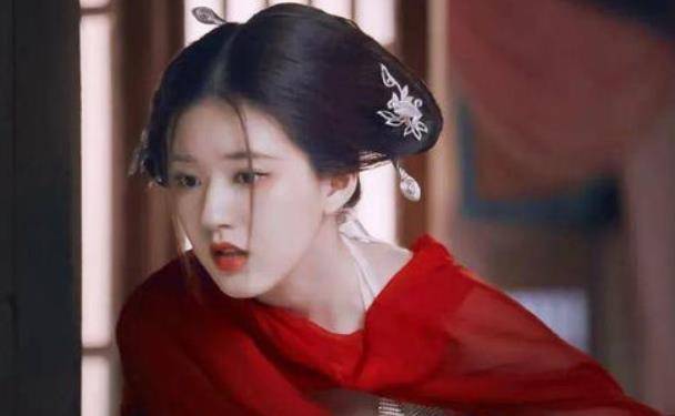 《传闻中的陈芊芊》花絮放映,赵露思险展露,仨男演员反应惊人!