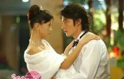 爱上霍建华遭雪藏,如今41岁的陈乔恩与小9岁男友甜蜜