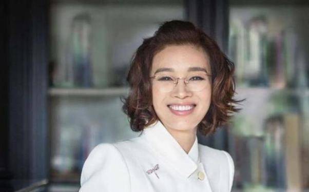 张洁那时已不年轻,她年近30,还结过一次婚,波波的热烈追求很快就打动