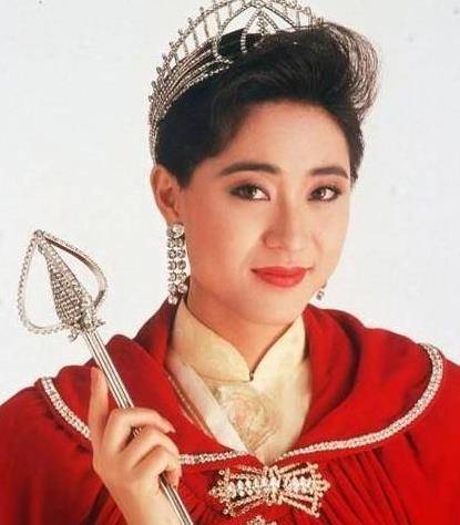 陈法蓉七夕晒照自嘲"单身狗",曾被4任渣男分手,至今不