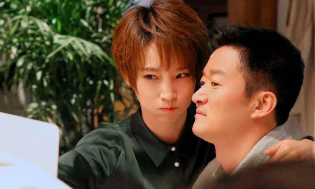 49岁的吴京做得屏幕上的"战狼",却因为"大男子"被观众喷成狗