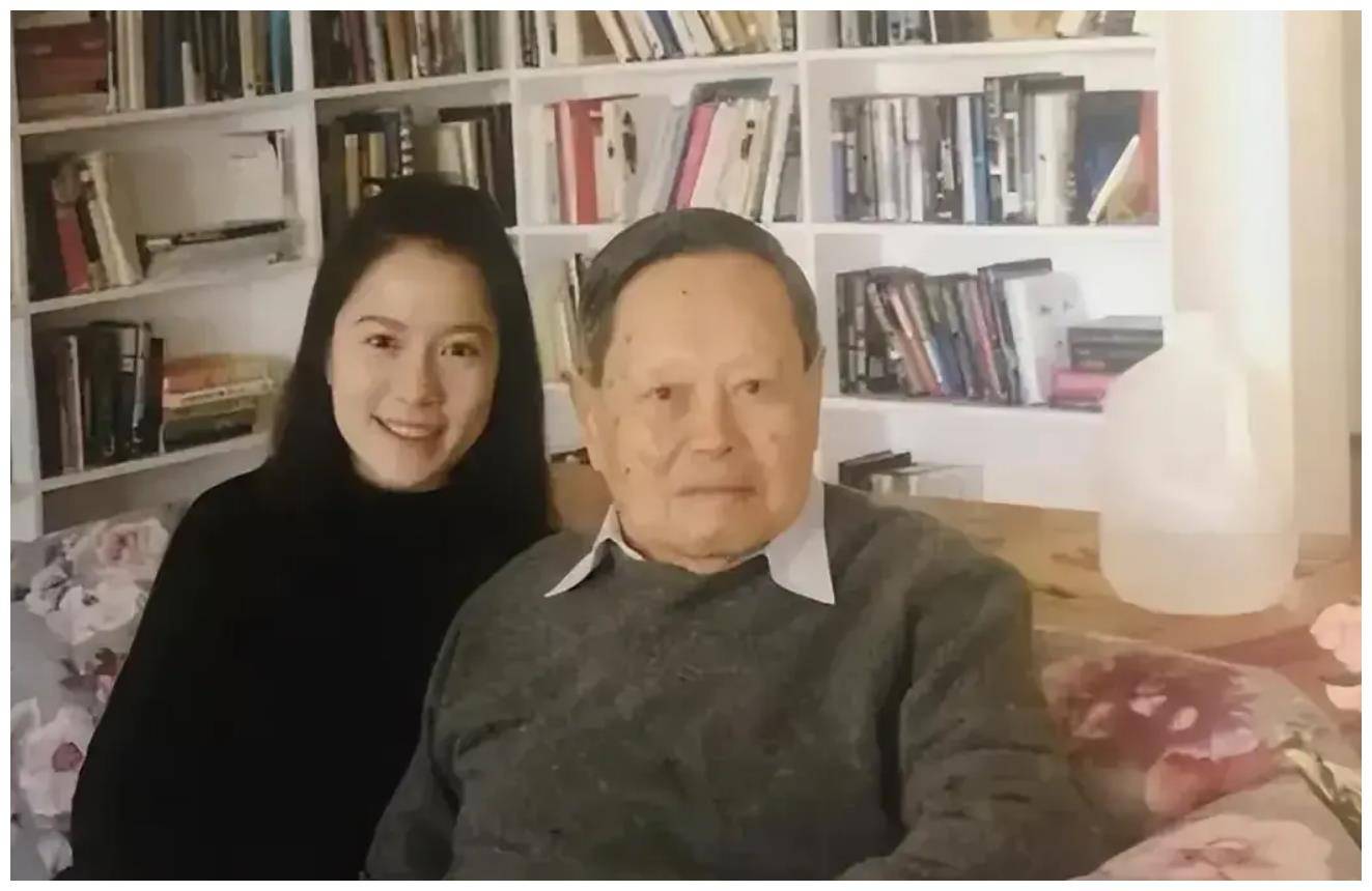 102岁杨振宁和翁帆庆"金婚",不被世人理解,为何婚姻还牢固?