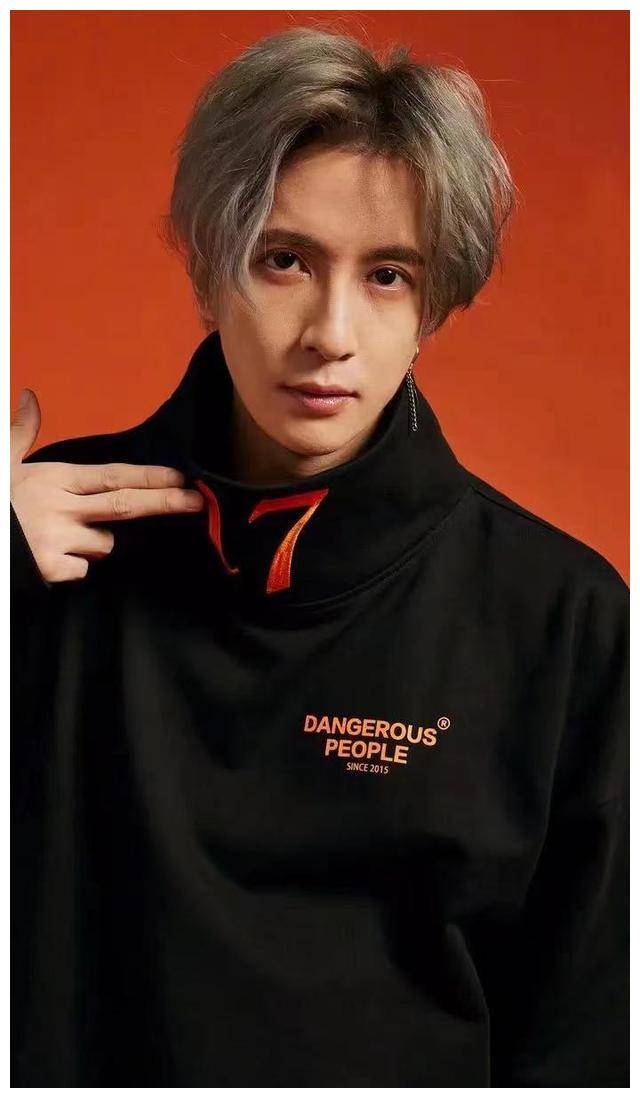 薛之谦买光奶奶们的菜,感恩环卫工人,网友赞扬人间可爱之处_工作_世界