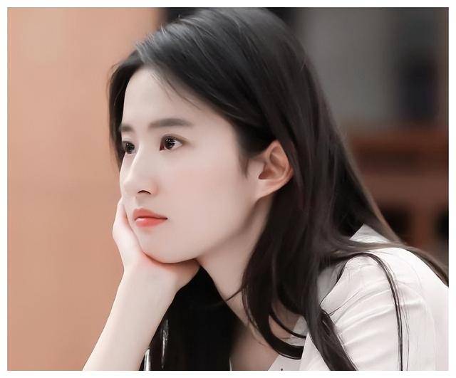 刘亦菲:从仙女到性感女神,时尚颠覆之路_气质_形象_