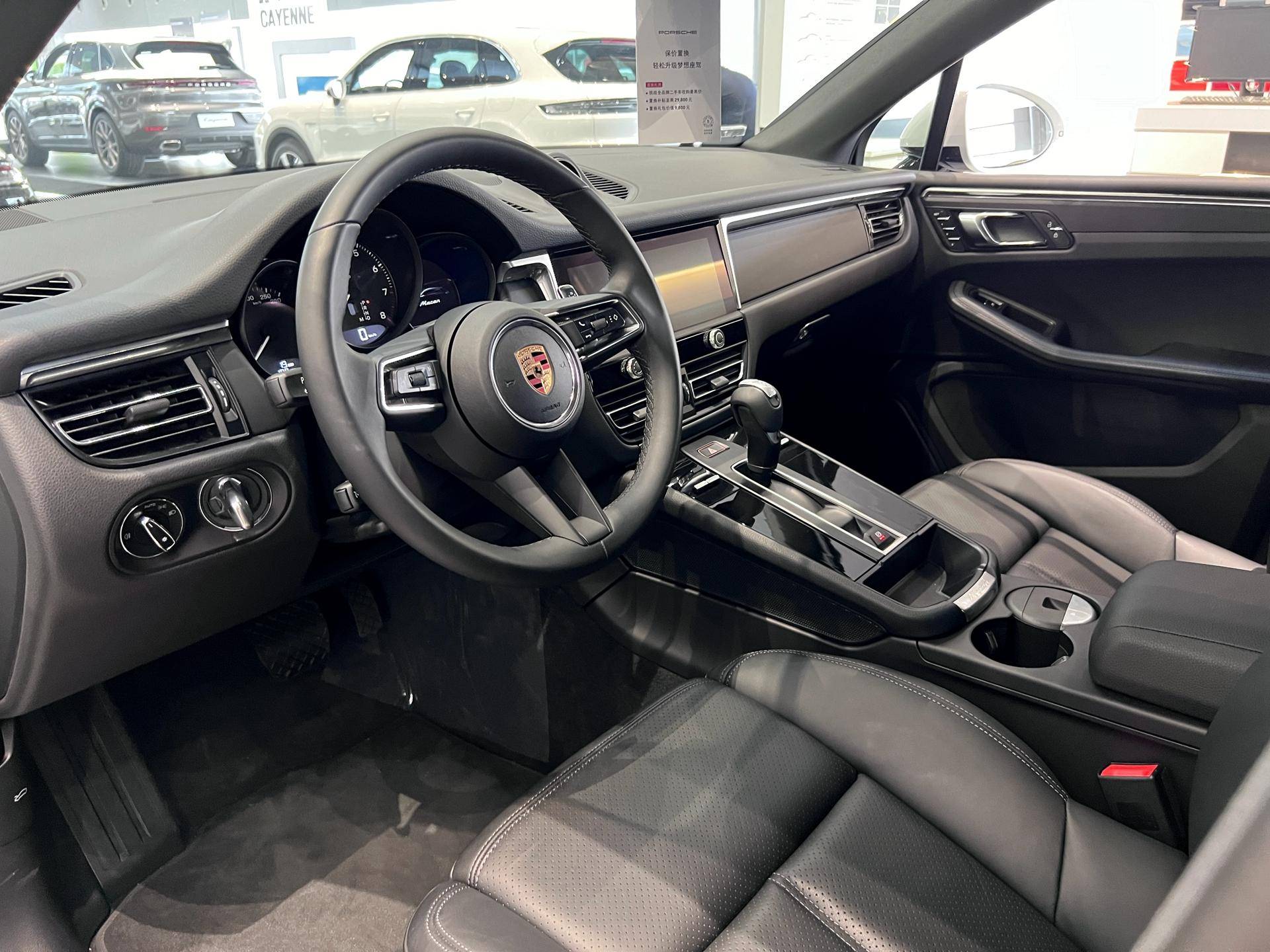 运动感十足 探店实拍保时捷macan 空间是槽点_搜狐