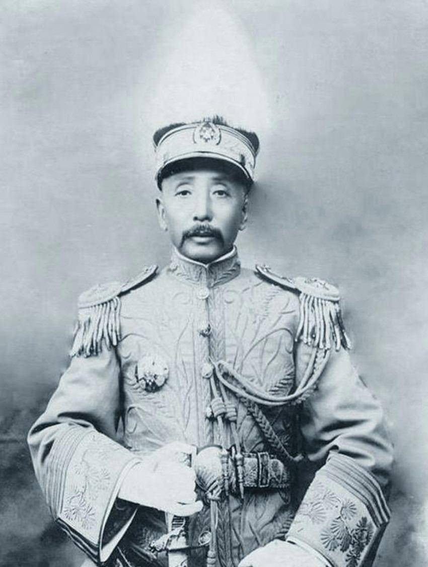 北洋军阀在历史上的地位和作用是什么?