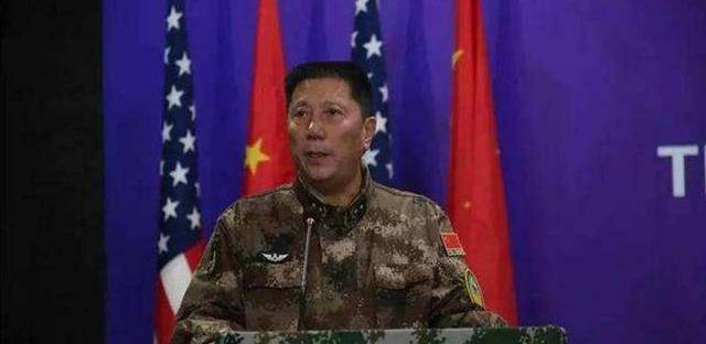 他是秦基伟上将的儿子,博士学位,曾任陆军司令员,虎父