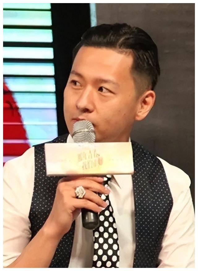 白百合与丈夫带着经历丰富的新伴侣四岁儿子出游_生活_张思麟_陈羽凡