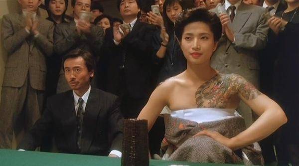 还记得《赌神》里的筛骰女神吗?