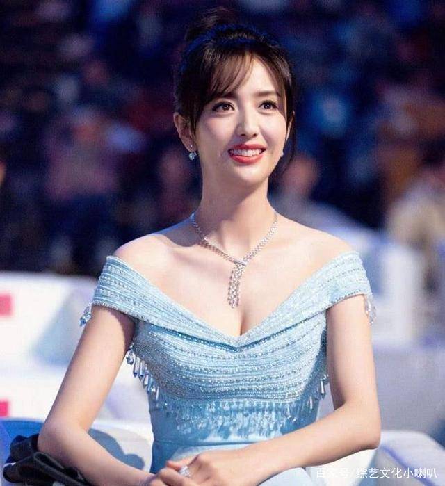 但这一二中却刚好有今天我们要介绍的这名女星,她就是佟丽娅.