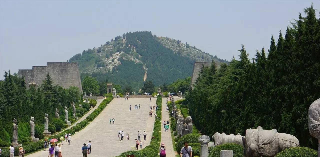 乾陵修建的那段时间,正是大唐鼎盛,甚至是整个中国的鼎盛时期.