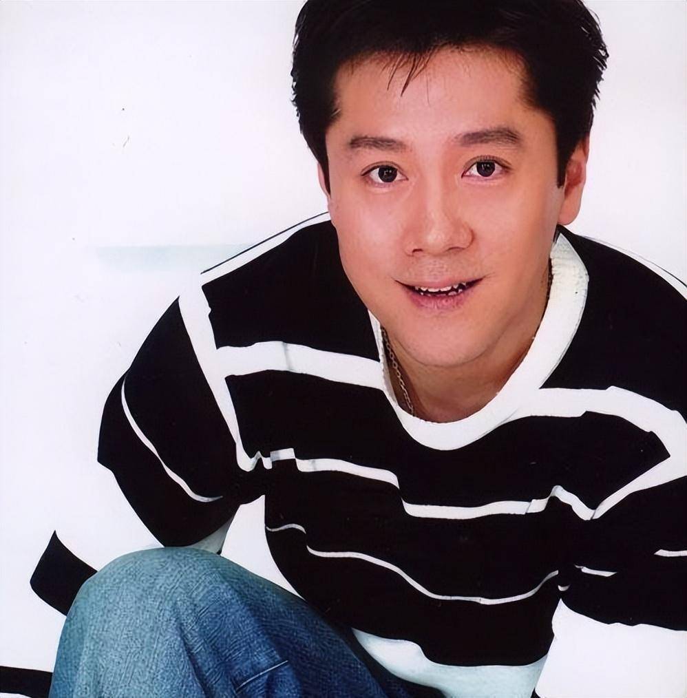 秦娟追了蔡国庆8年,终因真心打动了他,婚后又为他生了聪明儿子_蔡轩正