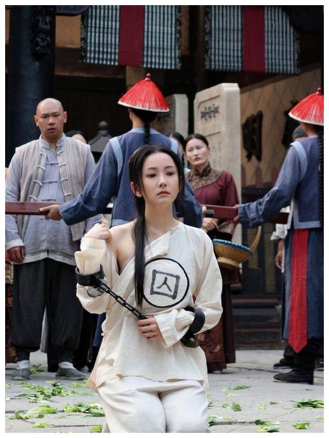 然而,文凯玲的努力并没有白费,她得到了导演王晶的赏识,并先后出演了