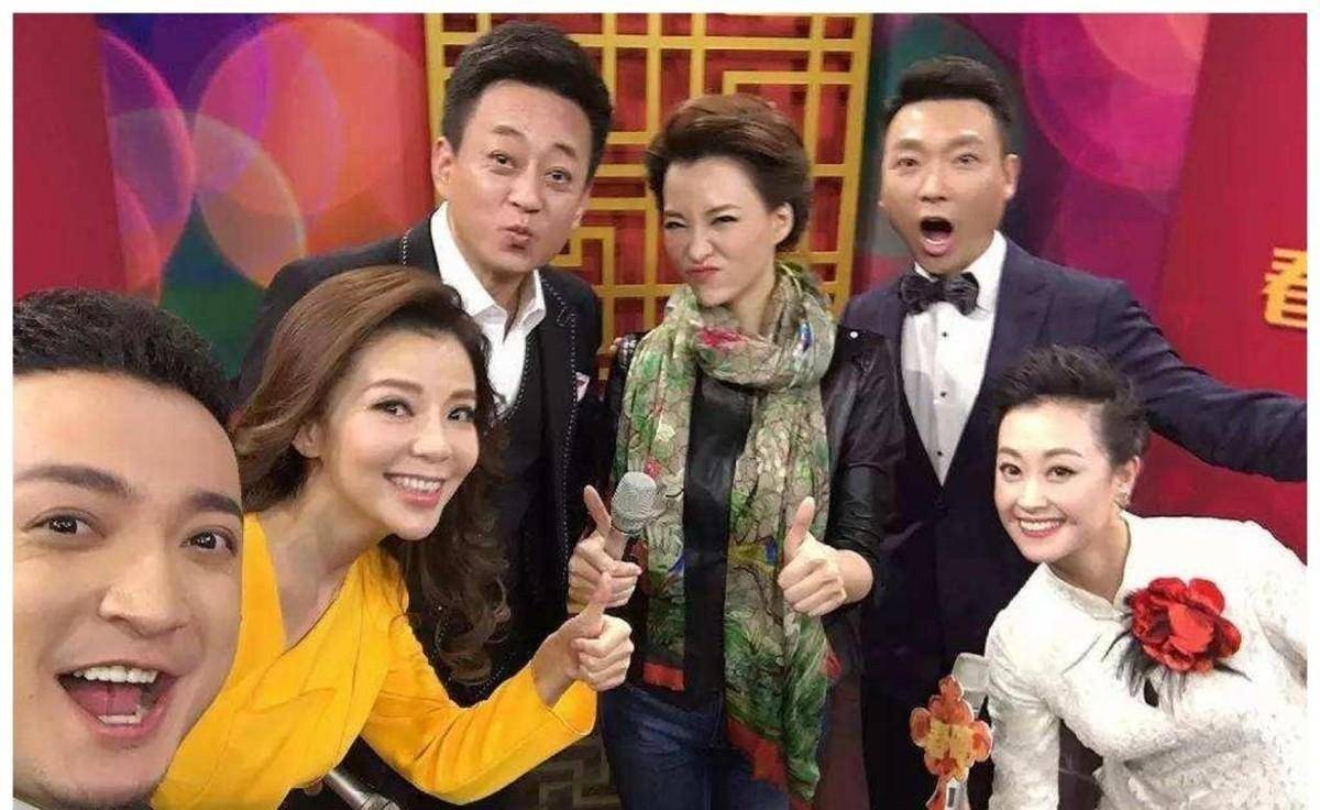 湖南春晚:璀璨星辰下的主持人新旧交替_何炅_故事_观众