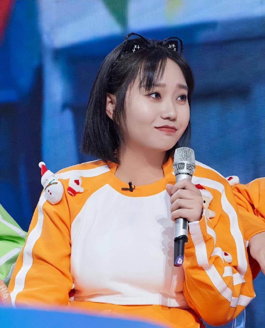 李雪琴"16 8"减肥法加上芒果的造型,绝美!