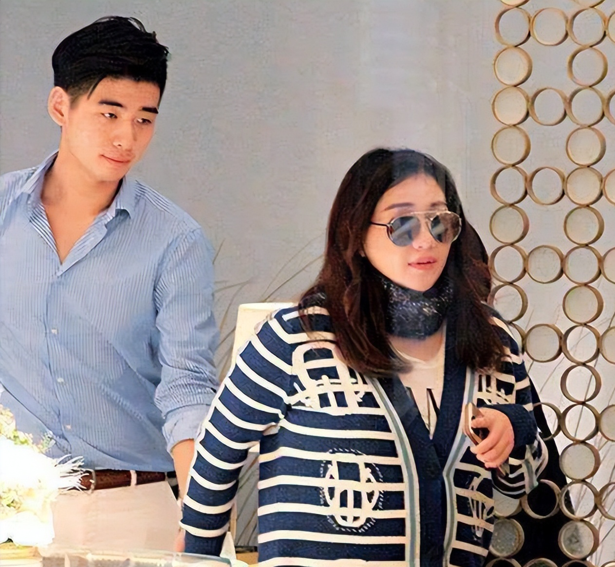 赌王的女儿何超盈:倒贴14亿下嫁东北小伙,结婚6年被