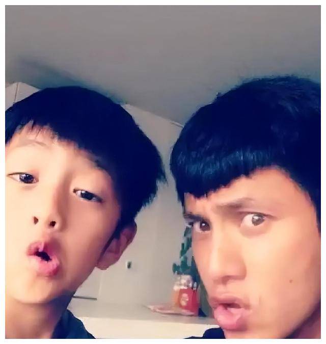 陈坤和儿子陈尊佑之间的关系也是一段让人感动的故事.