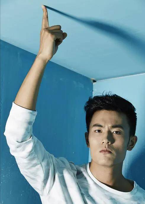 生活规律爱运动"仍患肿瘤"!男星被医告知恐截肢:世界_