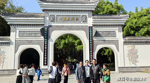 龙年初一 观澜版画村行_油菜花_笔者_红灯笼