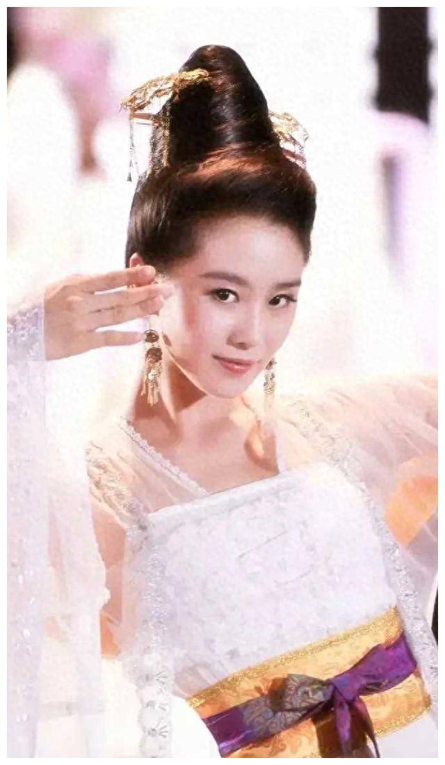 刘诗诗美丽甜美,古装造型性感迷人,散发着独特的魅力