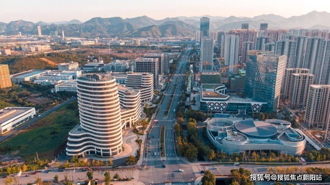 青山湖科技城航拍/临安楼市摄滨湖新城的人居封面水悦花园,集齐