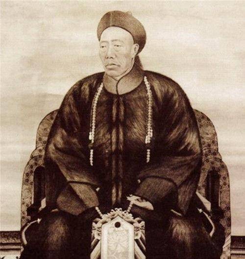 人们将模糊的黑白照片进行上色还原处理,才发现了李莲英的真实面貌