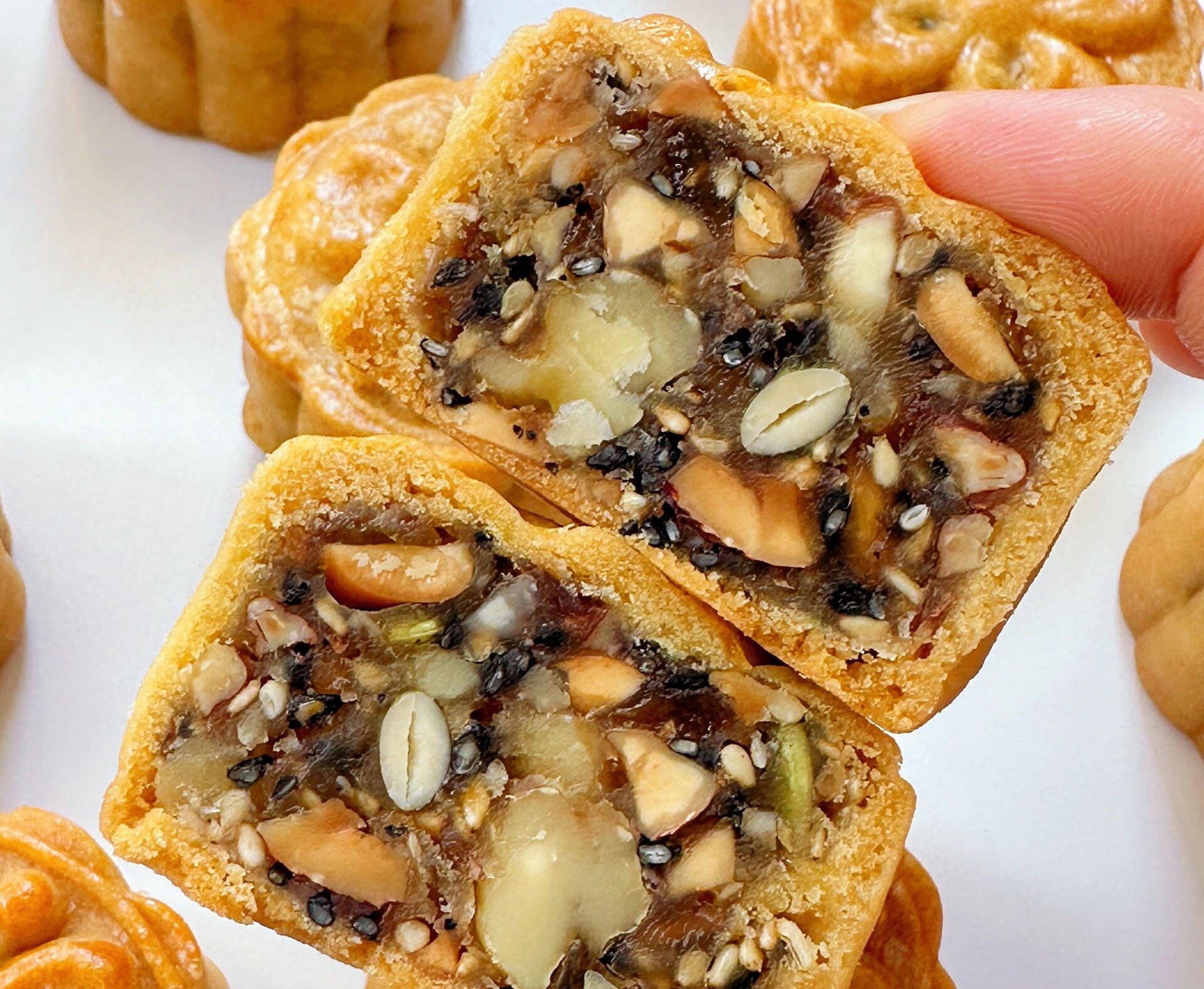 大厨教你自制广式五仁月饼,做法简单,香甜可口,好吃到