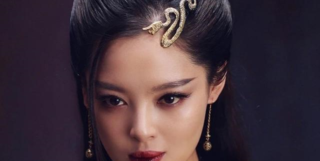 她凭《画皮》出道,参演《如懿传》杀青,在《斗破苍穹!