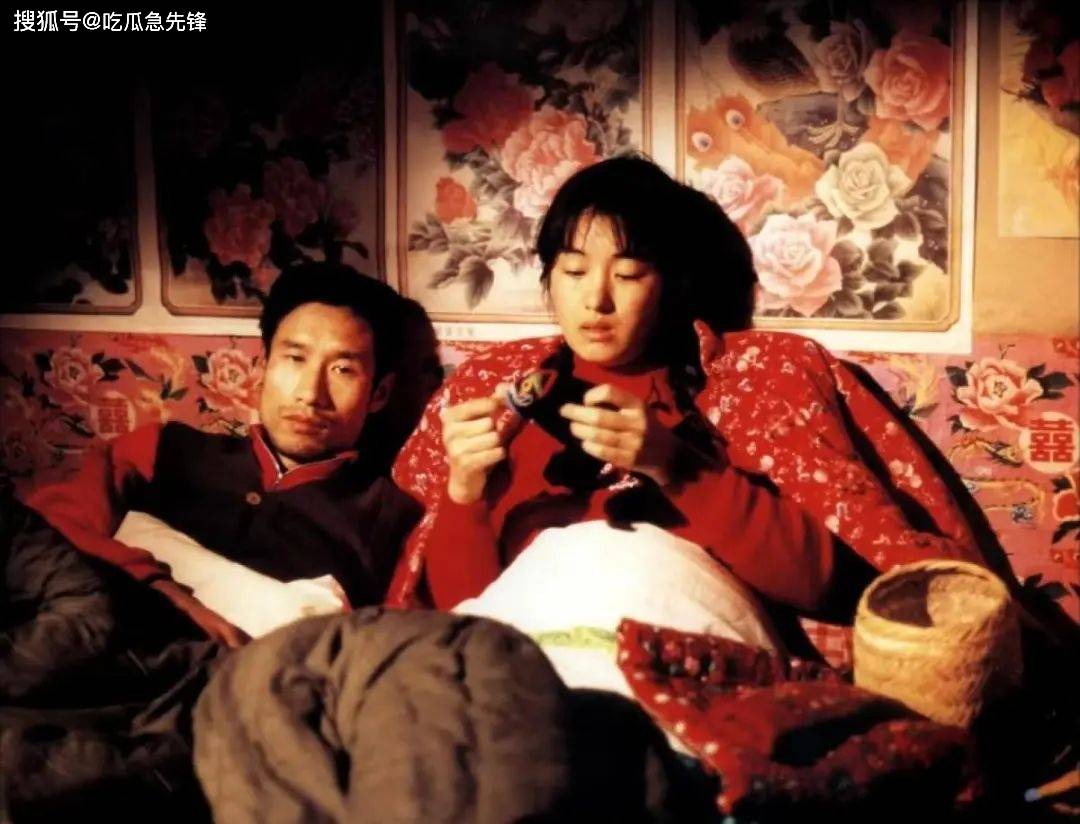 的创造热情,《秋菊打官司》拍摄期间,有一场哭泣,虽然剧本里不是近景