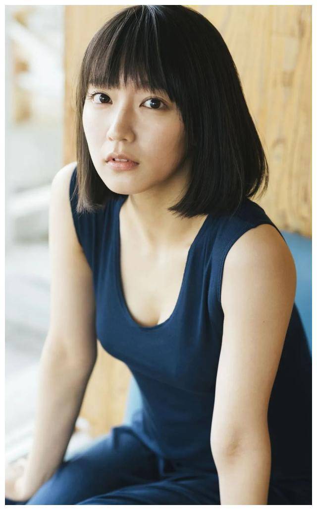 吉冈里帆:清纯与妩媚并存,成为"纯欲天花板"