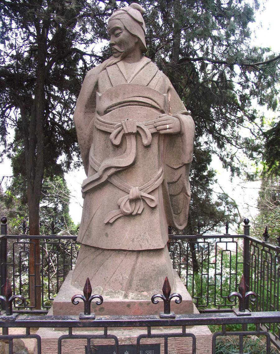 这时徐庶的党羽及时赶到,劫法场救了徐庶一命.