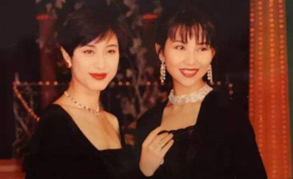 最美短发港姐陈法蓉,与蔡少芬闺蜜情深,20多年至今难分彼此