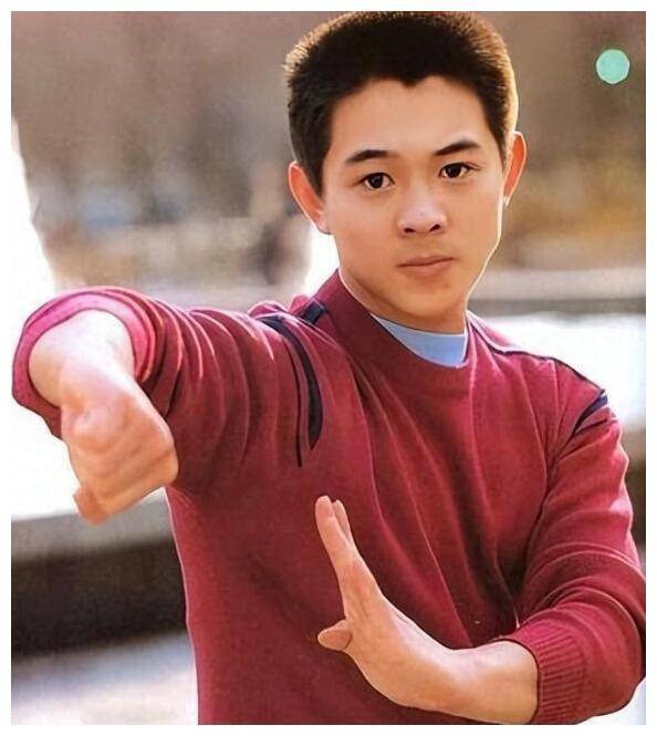 李连杰携古怪面相赴尼泊尔过春节,全民瞩目!_经历_问题_生活习惯