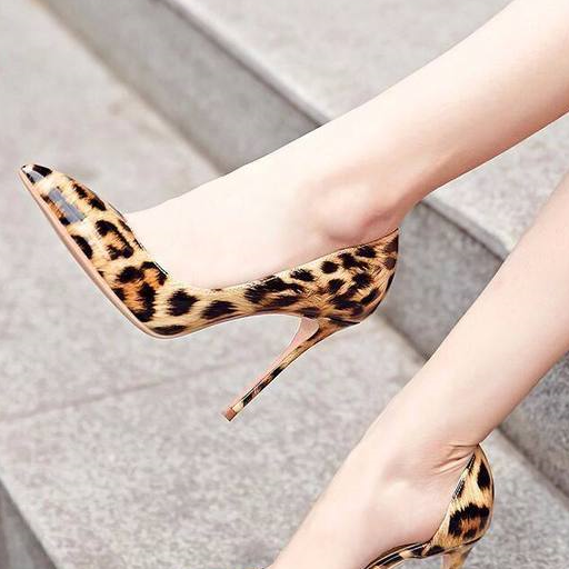 尖头防水台高跟鞋充满女人味,甜美个性的搭配让人心动