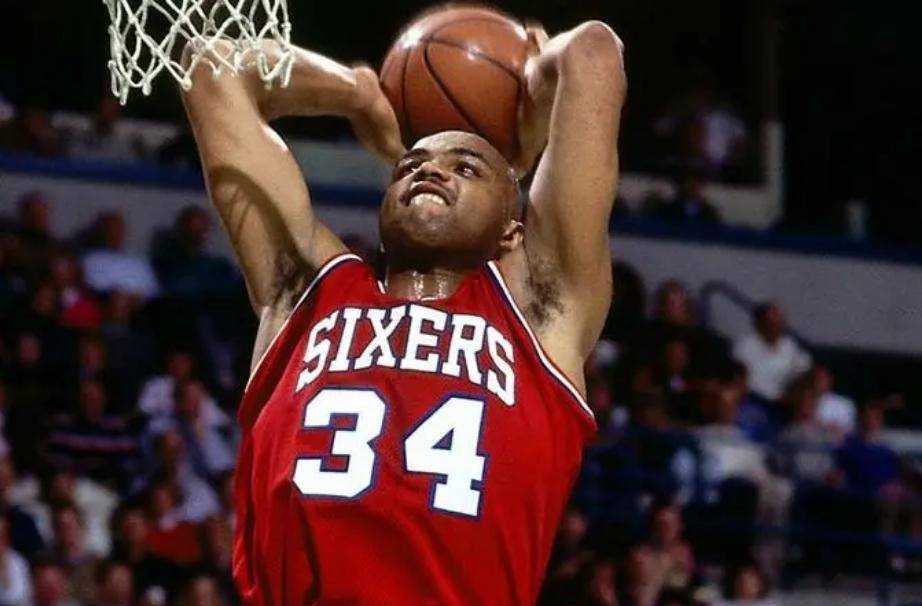 巴克利生涯最大的遗憾是没有总冠军,为此牺牲了顶薪_篮球_退役_成为了