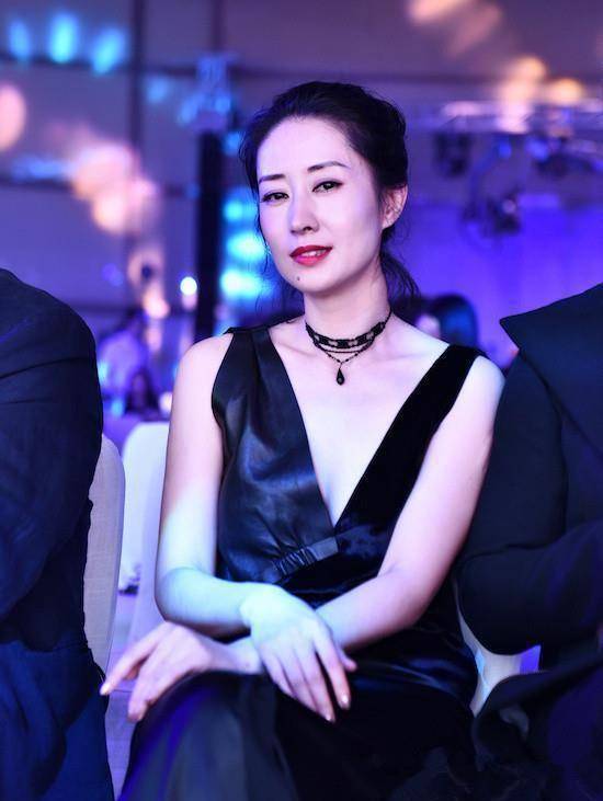 30岁嫁豪门,37岁分手,40岁触底反弹爆红,她的叛逆人生才刚开始_刘敏涛