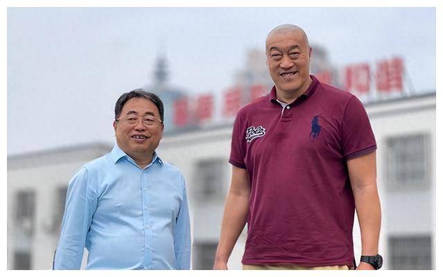 男篮马健56岁,妻子迷人美貌,双子子女带来幸福_篮球_生活_人生