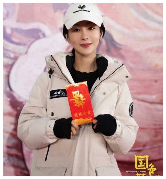 杨紫缺席春晚!感谢邀请,因戏未腾出时间,遗憾无法参演