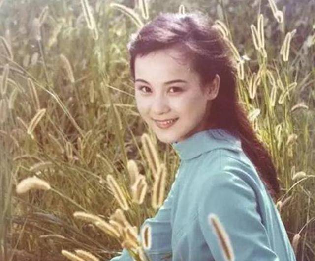 80年代《胭脂》女主:巅峰时期息影结婚,生下两子皆是