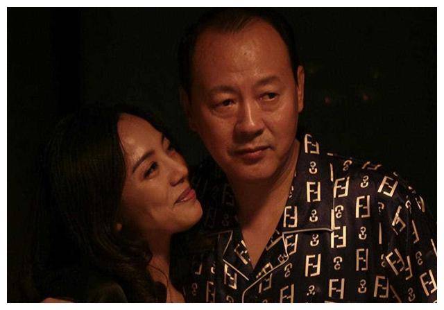 戏外,他是深情正直的演员,却对妻女心存愧疚_侯天来_家庭_表演