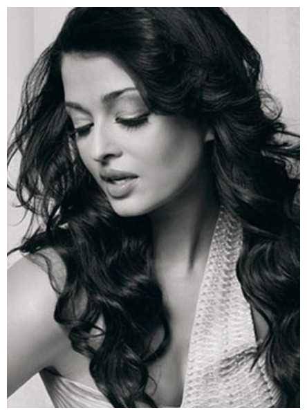 印度美貌第一被国人唾骂,最终与香蕉树步入婚姻殿堂_艾西瓦娅·雷