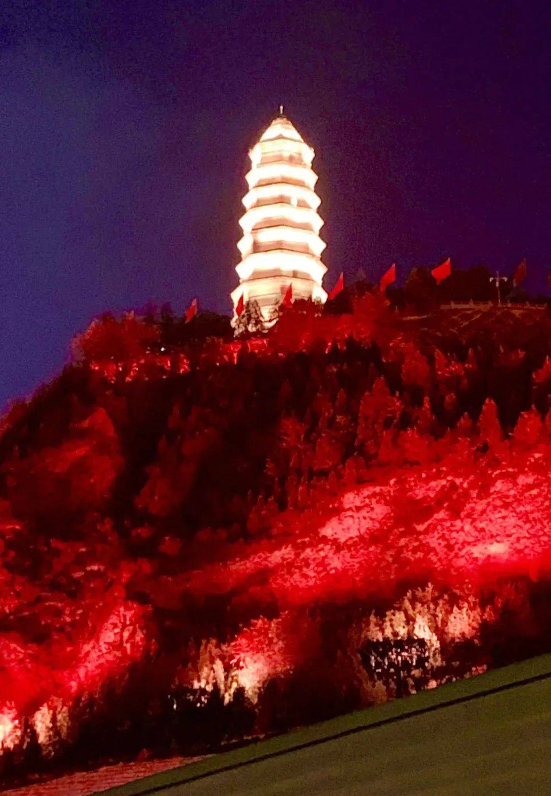 【碛口古镇】碛口古镇为军事要冲,在明清至民国年间凭黄河水运一跃