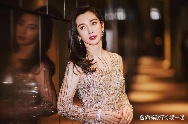 李冰冰在影视圈初露头角后,李雪已经成长为一个出色的经纪人.