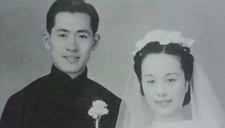 陆英也是个大家闺秀,出生1885年,从小长得好看,被家里当宝贝一样的宠