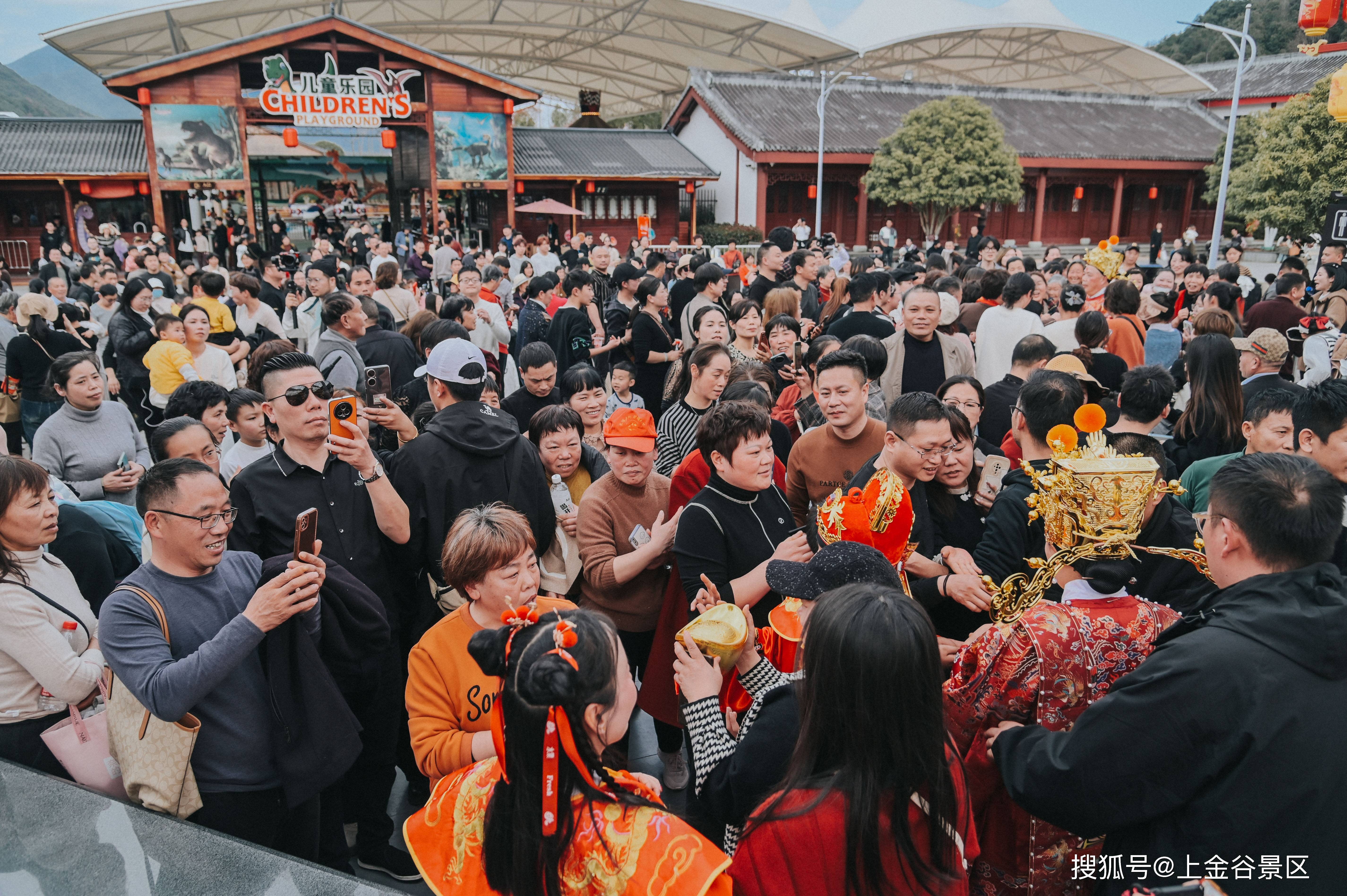 上金谷景区正月初五人气爆满 迎来春节客流高峰