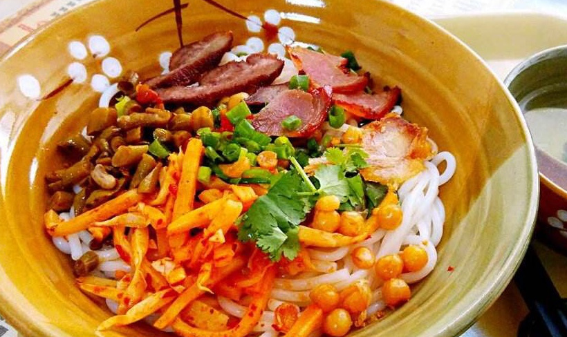 南宁老友粉,和螺蛳粉不一样,号称当地金字招牌