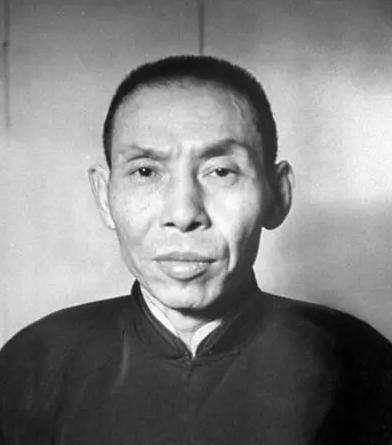 杜月笙弥留之际,吩咐管家当面做件事,轰动一时却无人