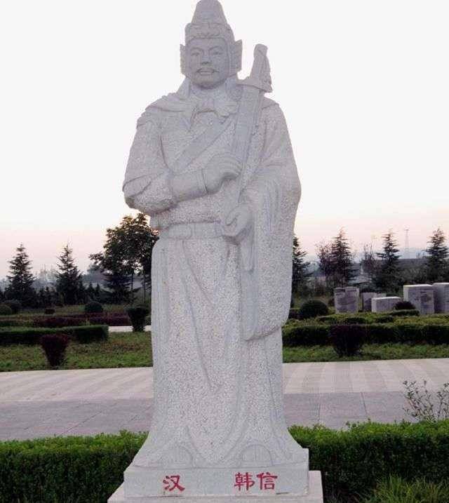 韩信的思维仍停留在分封制时代,双方利益不同,故其挟