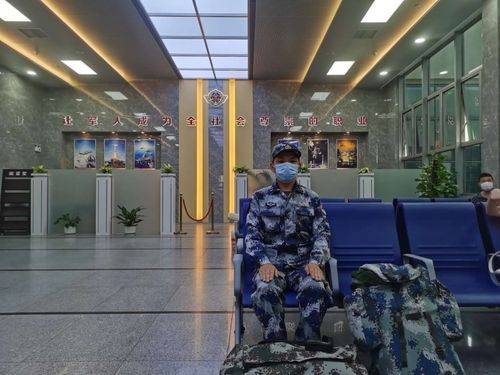 这次我坐高铁,进了军人候车室,很意外!
