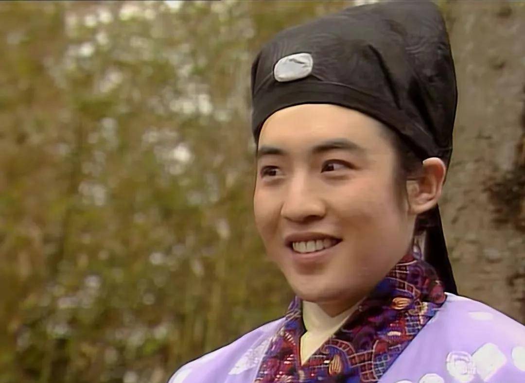 有热心观众将87版男主角拿来跟10版比较,对此也有一些